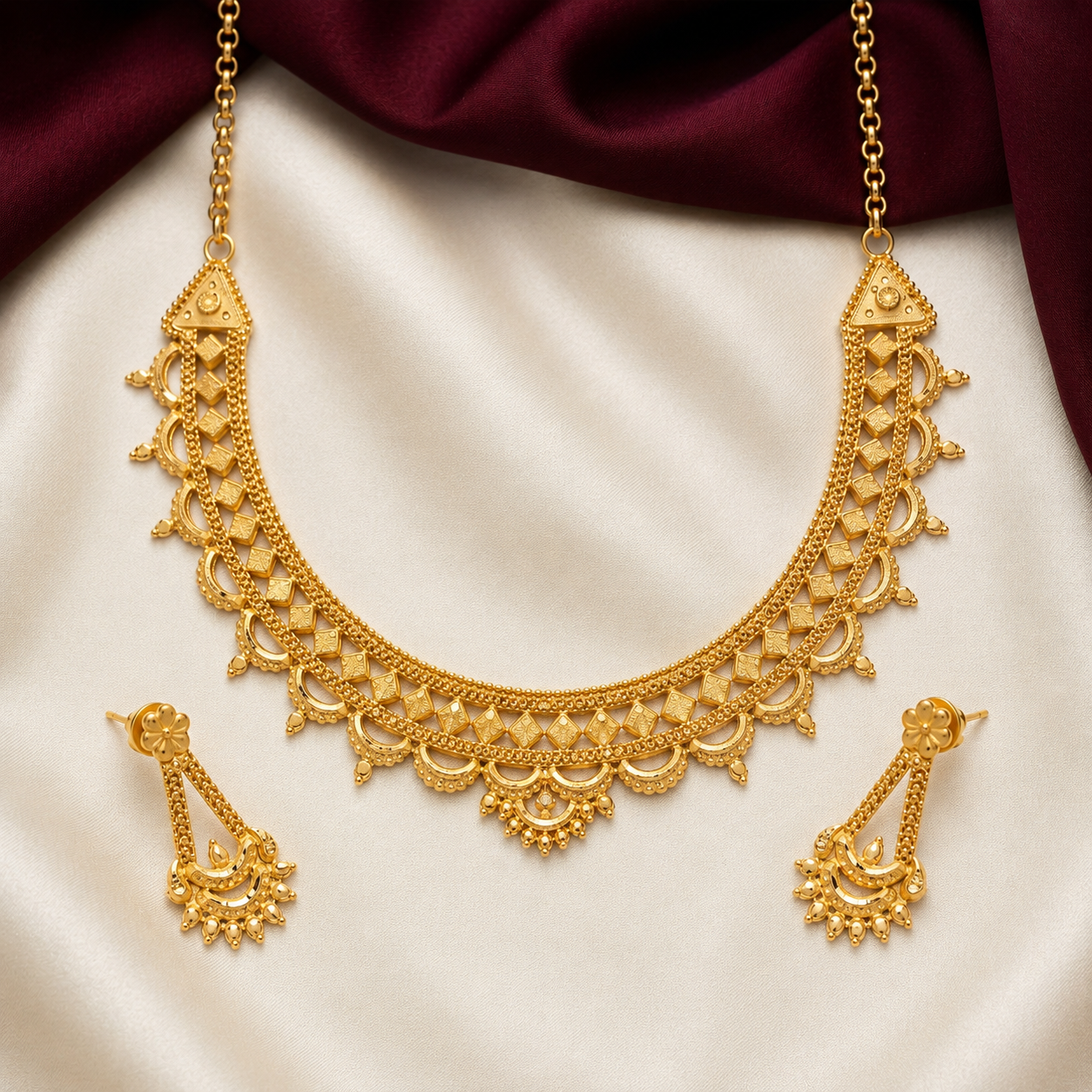 Gold Diamond-Cut Scallop Lace Necklace Set