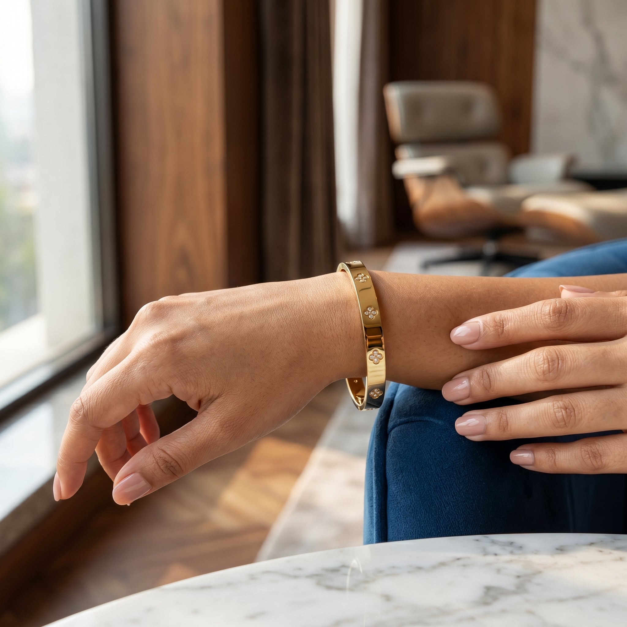 Gold Clover Crystal Bangle