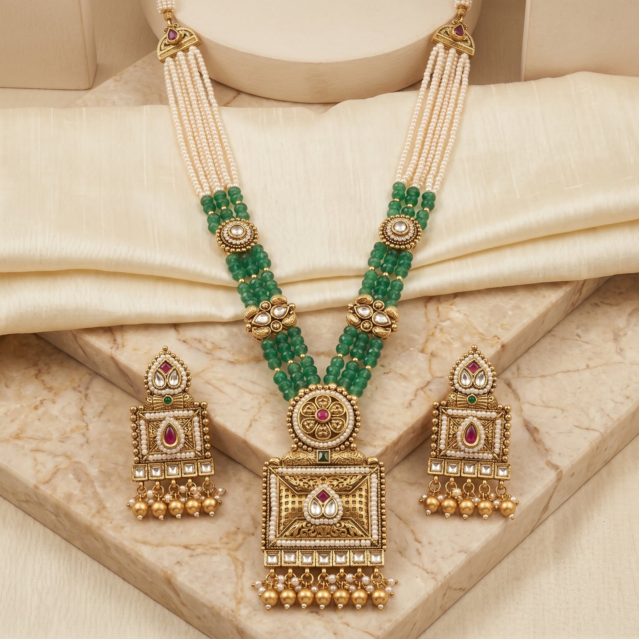 Pearl Green Bead Kundan Square Pendant Haar Set