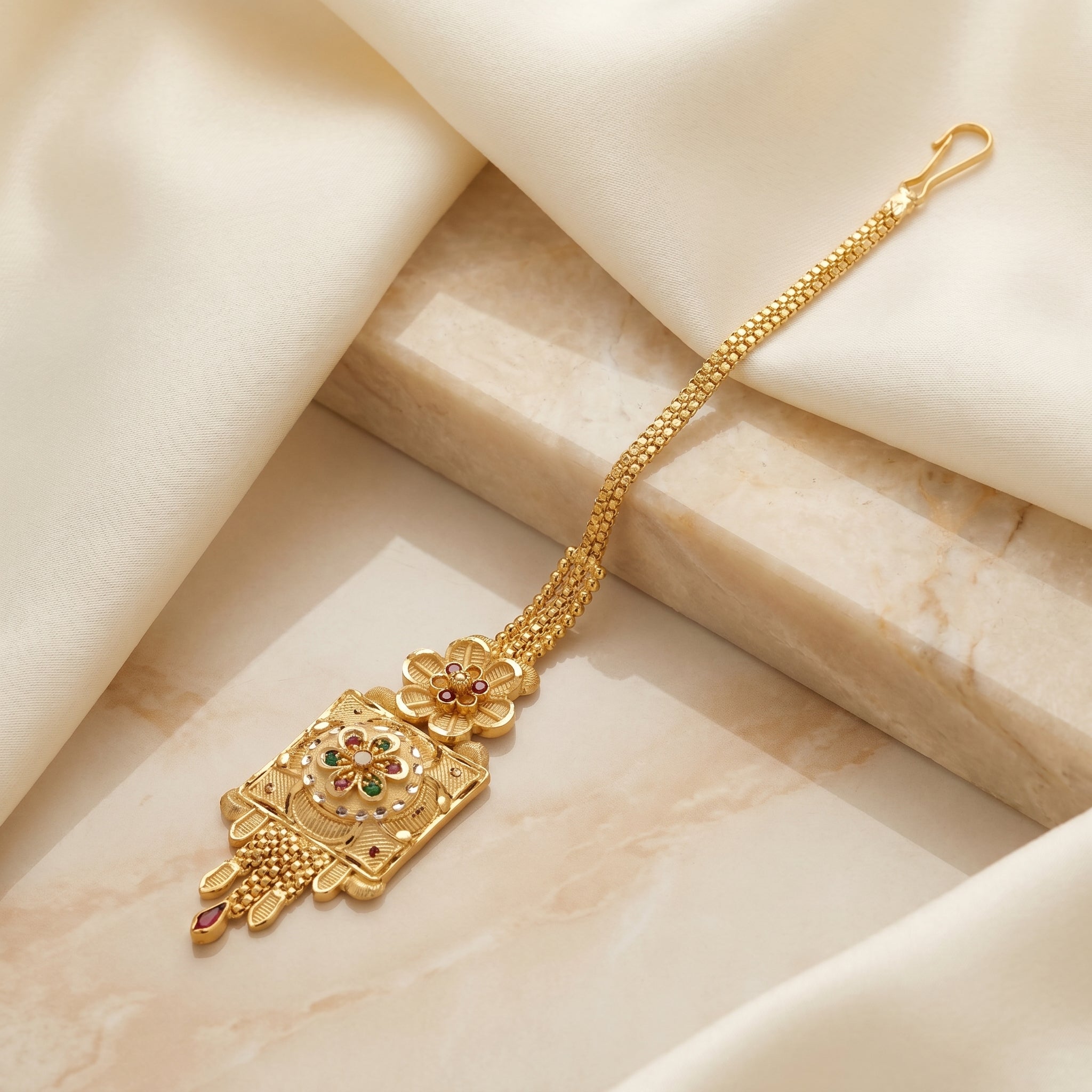 Gold Kundan Rosette Square Panel Maang Tikka