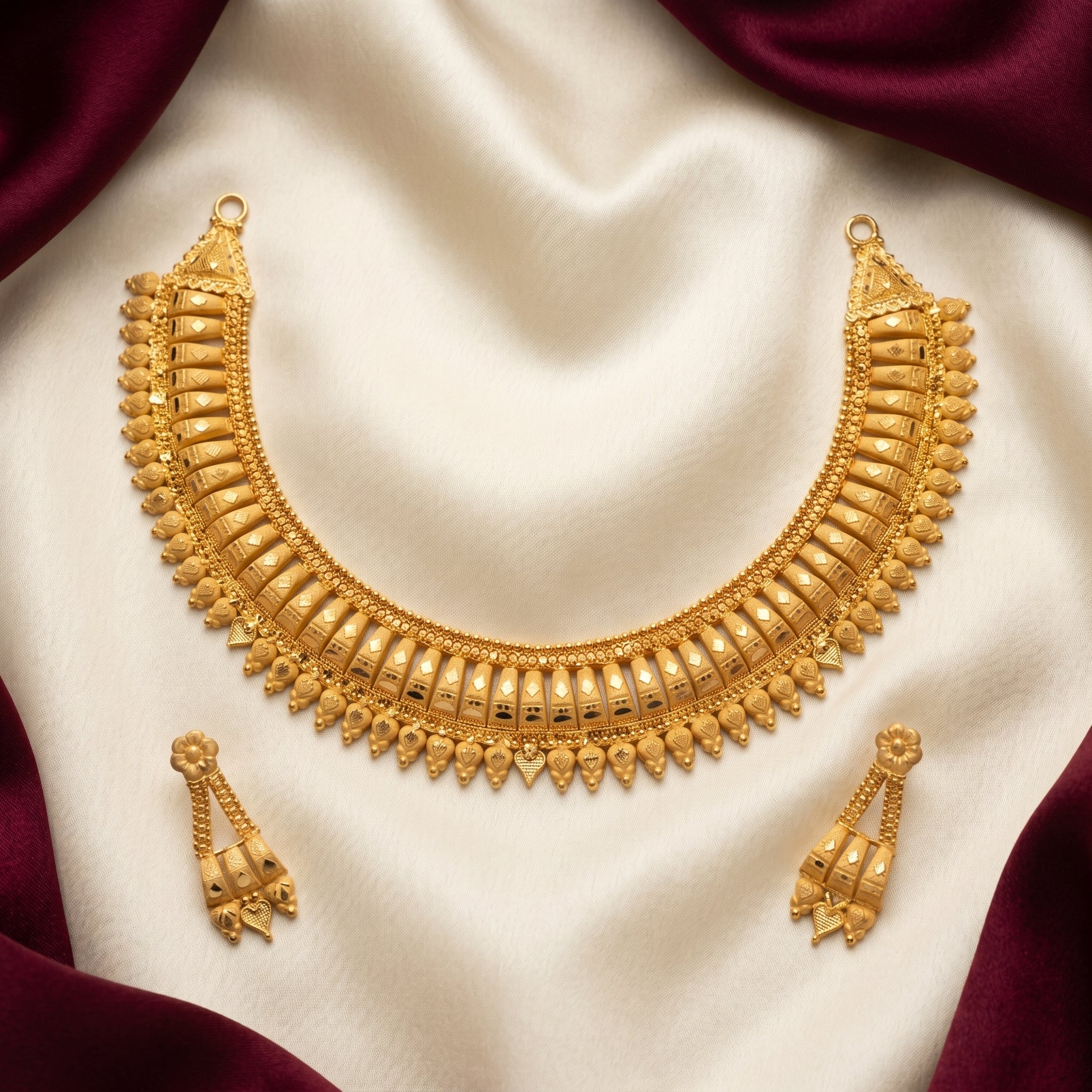 Gold Engraved Bar Petal Choker Necklace Set