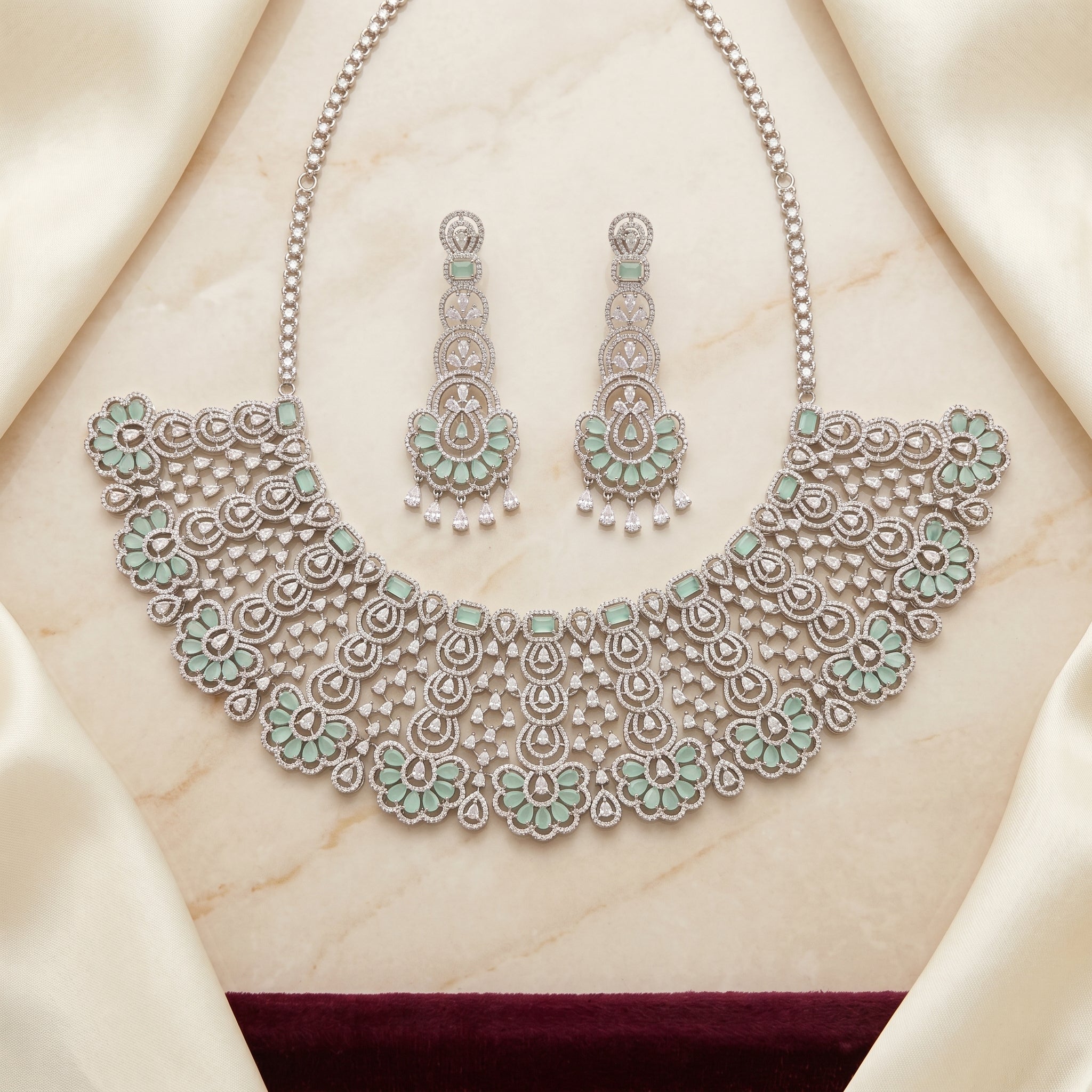 Diamond-Look Mint Scalloped Bib Necklace Set