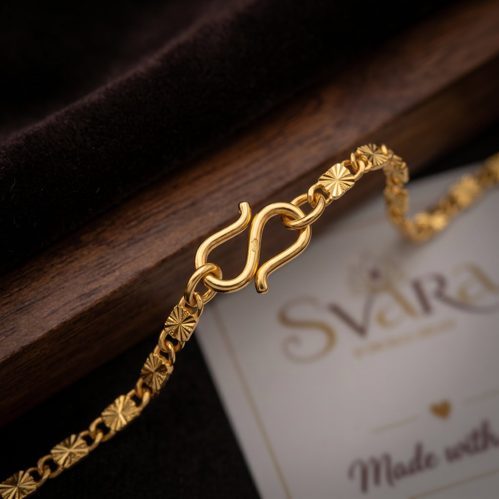 Gold Diamond-Cut Starburst Link Chain