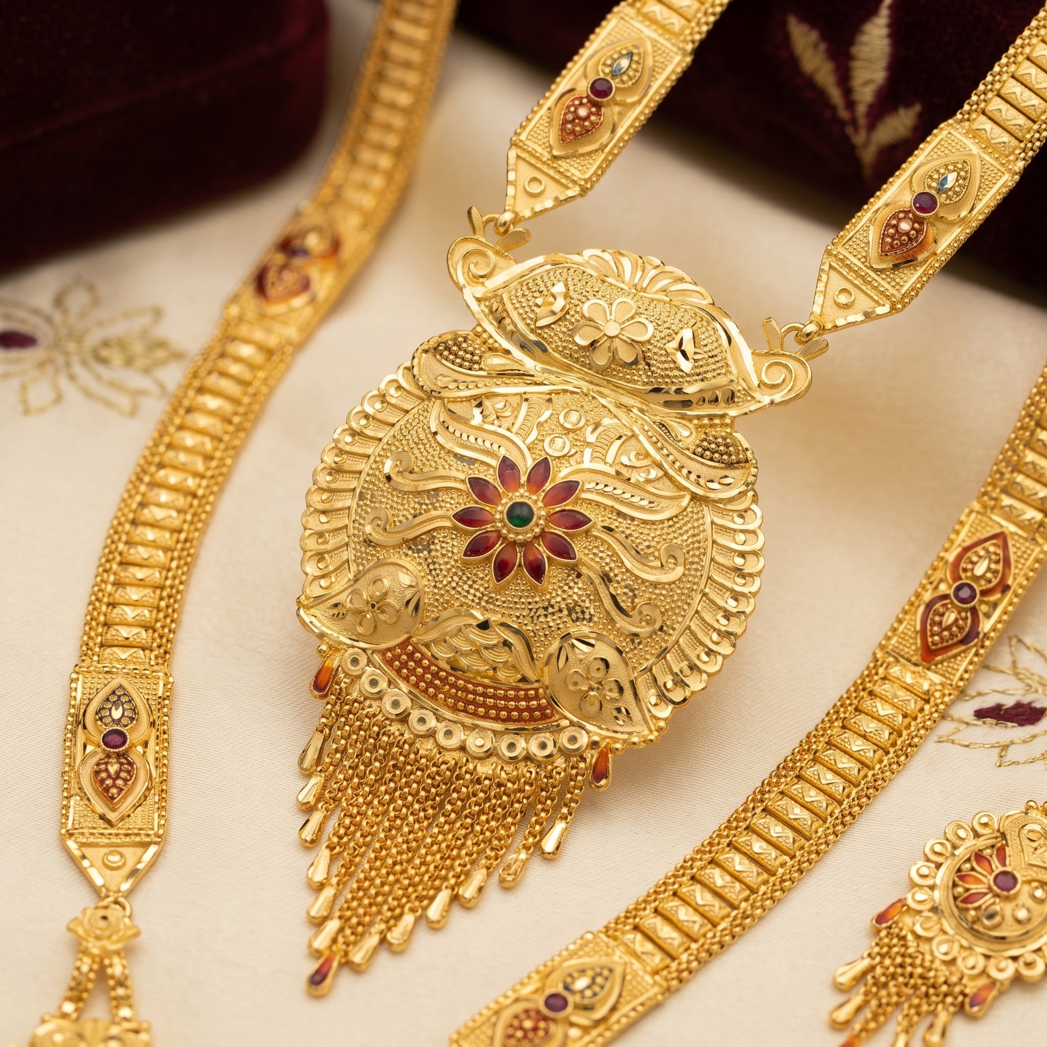 Gold Floral Scroll Tassel Necklace Set