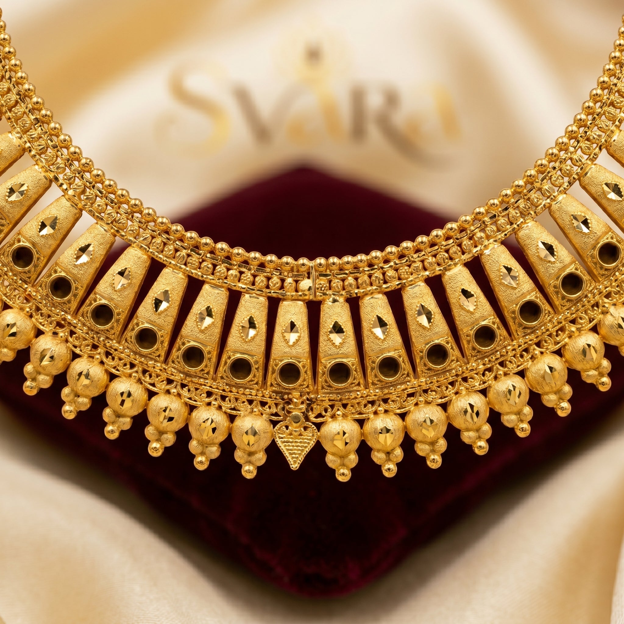 Gold Engraved Bar Petal Choker Necklace Set
