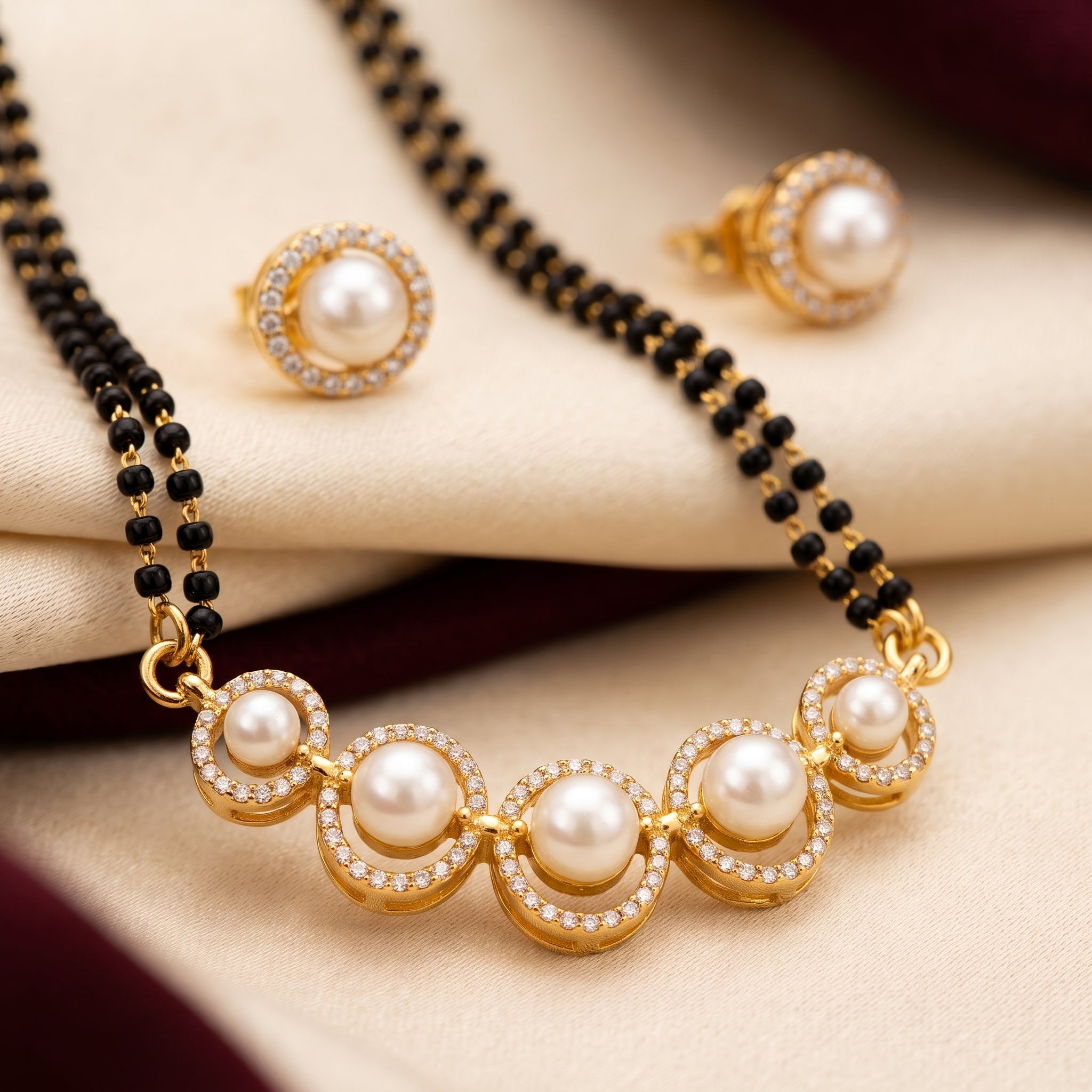 Gold Pearl Halo Row Short Mangalsutra