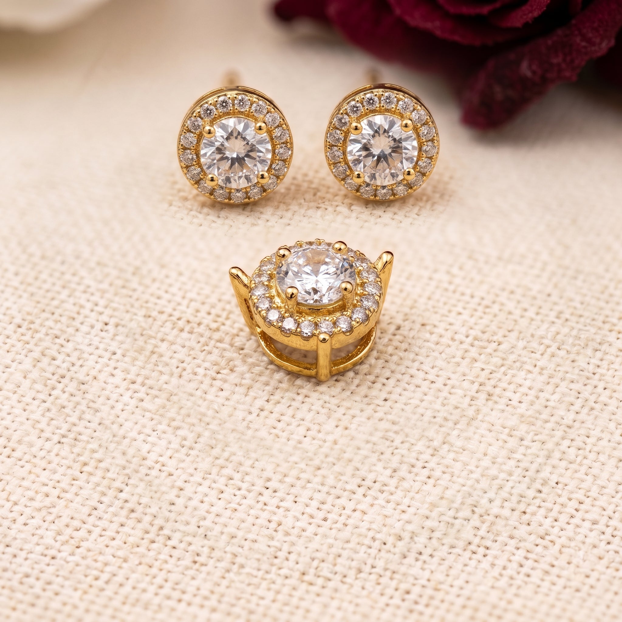 Gold Single Halo Solitaire Short Mangalsutra