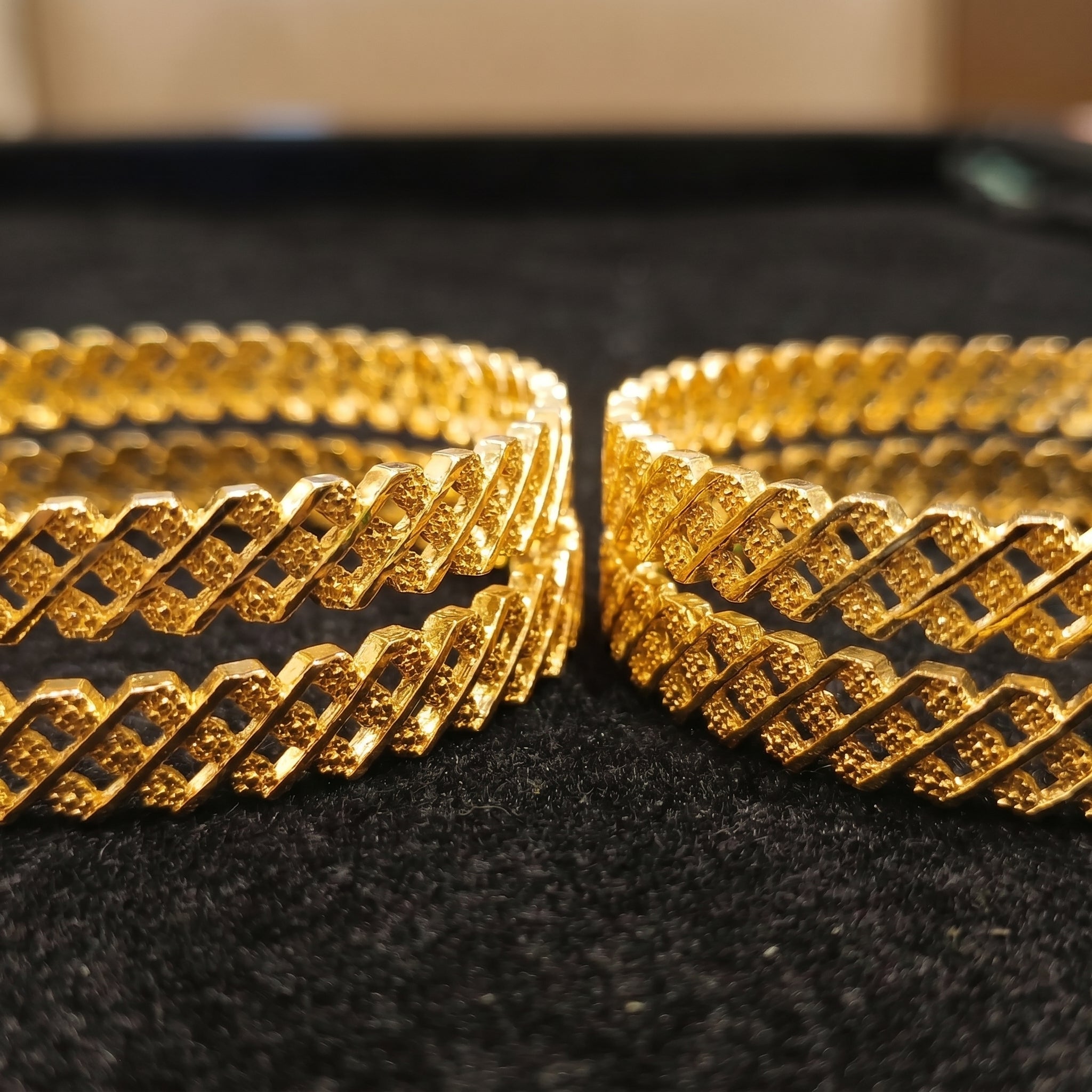 Gold Diagonal Braid Lattice Box-Edge Bangle Pair